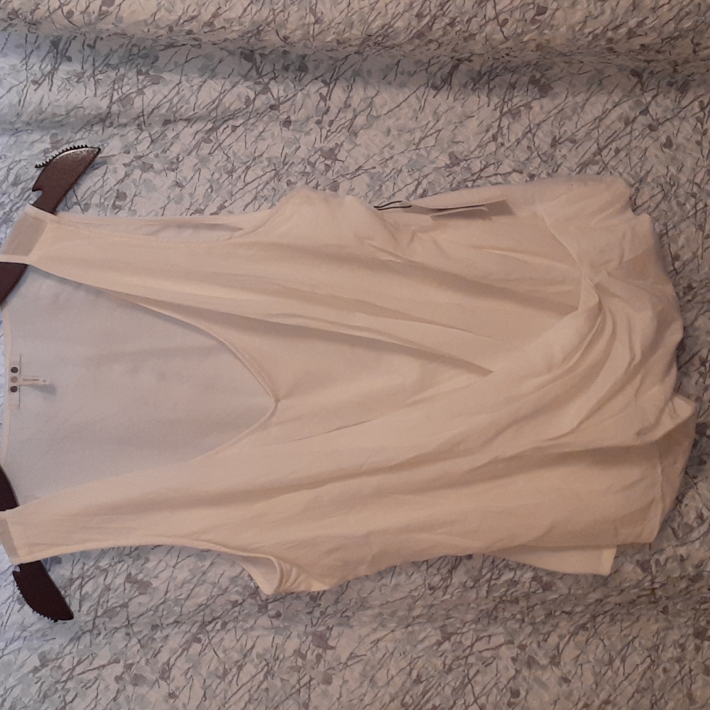 Three Dots mock wrap top white  XL